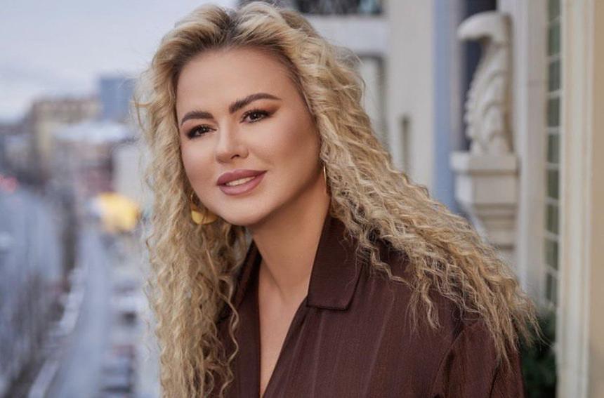 Певица Анна Семенович призналась, что жалеет об операции по уменьшению груди