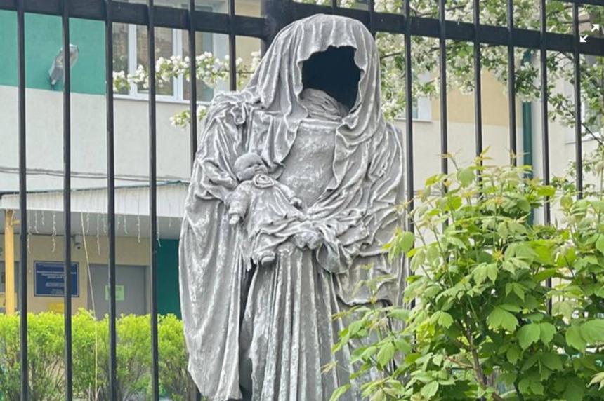 В Екатеринбурге объявилась мертвая женщина с младенцем на руках