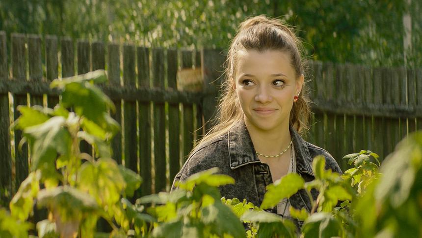 Актриса Полина Гухман: «Когда начинала сниматься, все шутили: «Тоже мне, Анджелина Джоли»