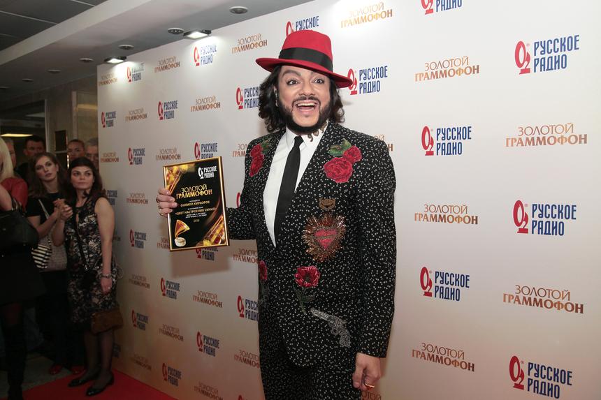 «Большие глаза нужно уменьшать»: у Киркорова обнаружили проблему на лице после пластических операций