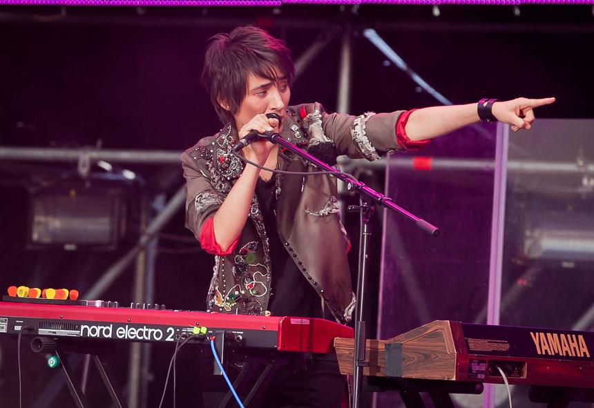 Певица Земфира* вернется в Россию, потому что не мыслит себя без страны