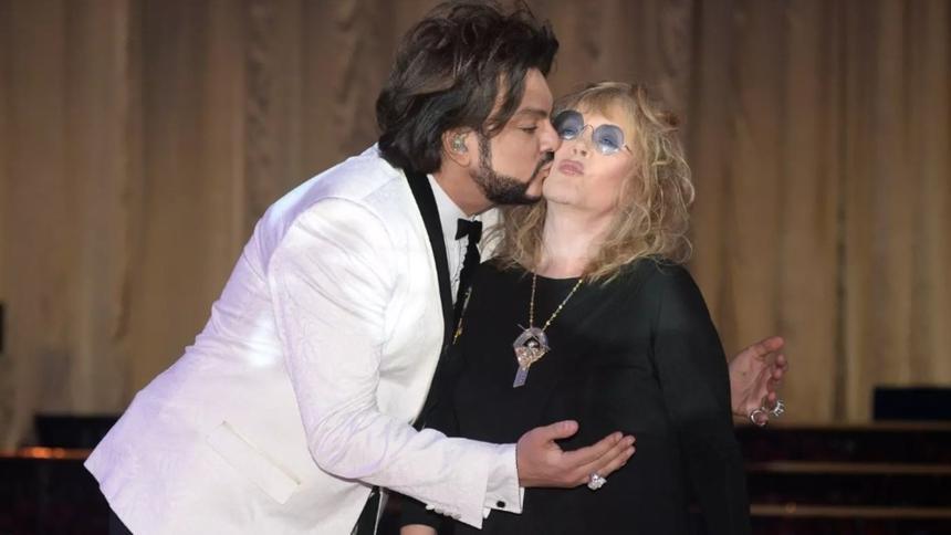 Филипп Киркоров публично высмеял Аллу Пугачеву, разрешив лето