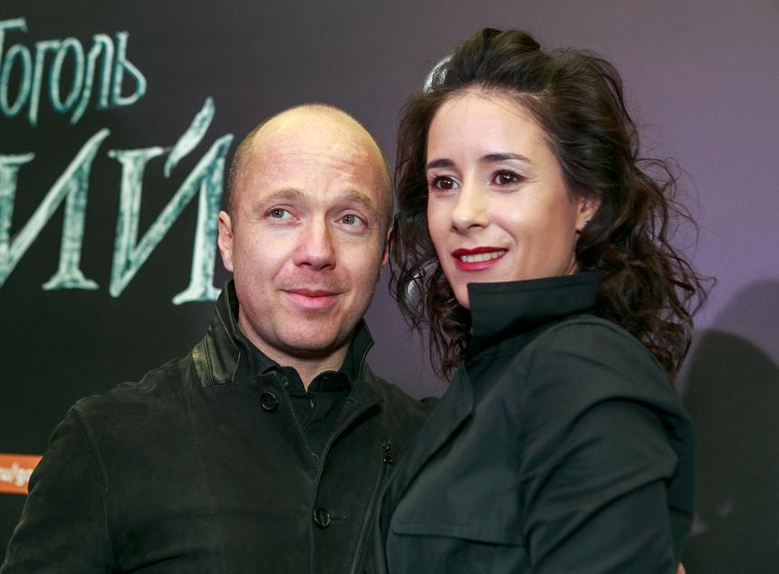 «Попала в проект через постель»: Ольга Сутулова рассказала о работе с мужем Евгением Стычкиным