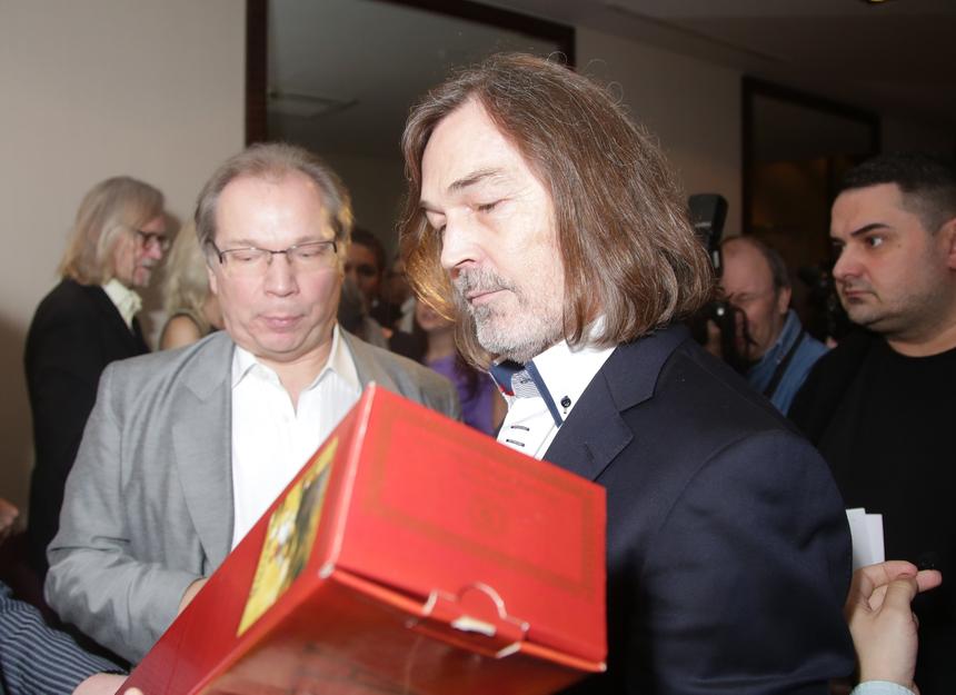 «Ушел в считанные минуты»: старший брат Никаса Сафронова умер от отравления алкоголем