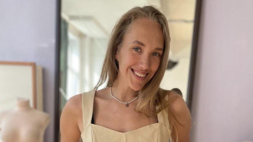 25-летняя дочь звезды «Бандитского Петербурга» Евгения Сидихина вышла замуж за аналитика