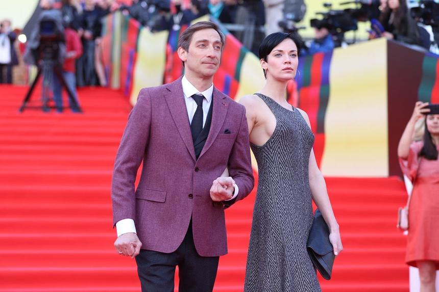 «Семья актера — семья моряка дальнего плавания»: Артем Ткаченко рассказал подробности своей жизни