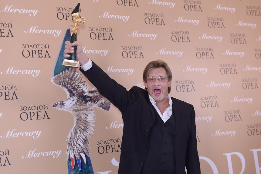 «Он может не пережить»: прервавший молчание Александр Домогаров заговорил о семейной трагедии