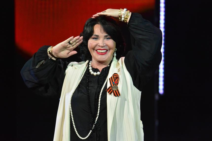 «Меньше стеба, больше дела»: Надежда Бабкина не сможет вести «Модный приговор»