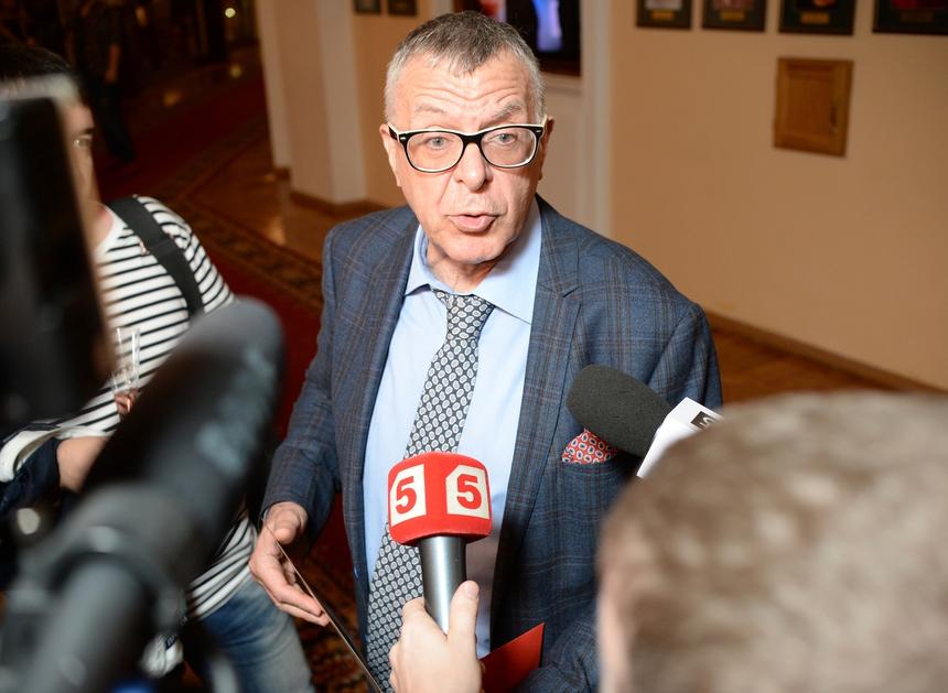 «Опять пригласят»: отец Урганта прокомментировал увольнение сына