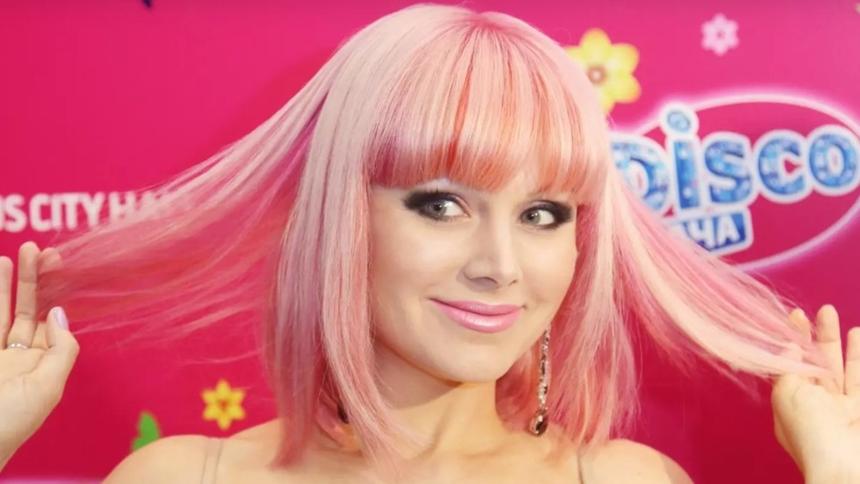 «Нет сил»: что происходит с певицей Натали, мужа которой нашли на козырьке подъезда