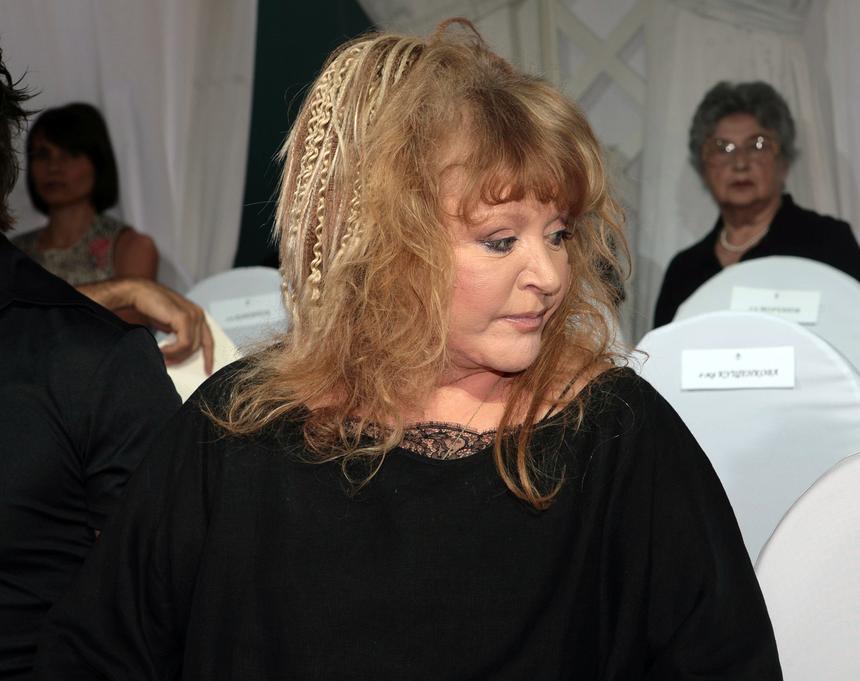 Пластический хирург Аршакян объяснил неровности у Пугачевой в области подбородка