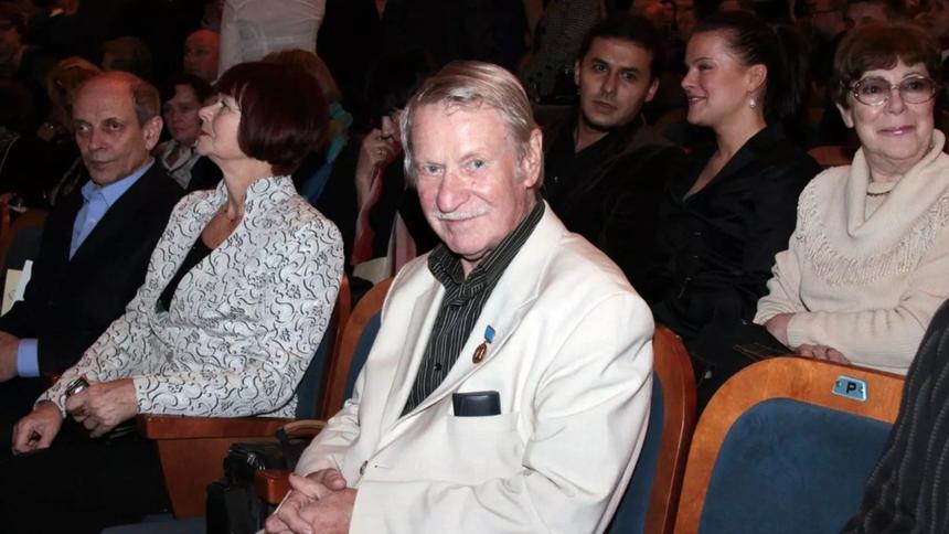 92-летнего Ивана Краско выписали из больницы после удаления тромба из мозга