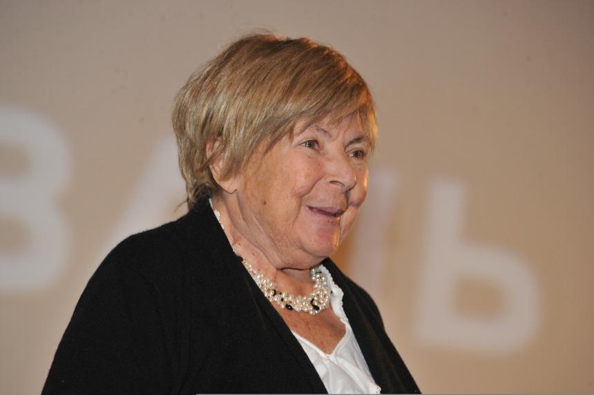 «В ярости схватил ее, прижал к стенке и начал душить»: Папанов едва не убил Аросеву из-за денег