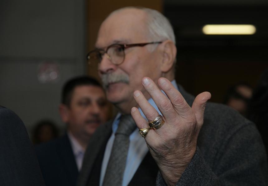 Режиссер Никита Михалков назвал Наталию Медведеву овцой из-за кощунственной шутки