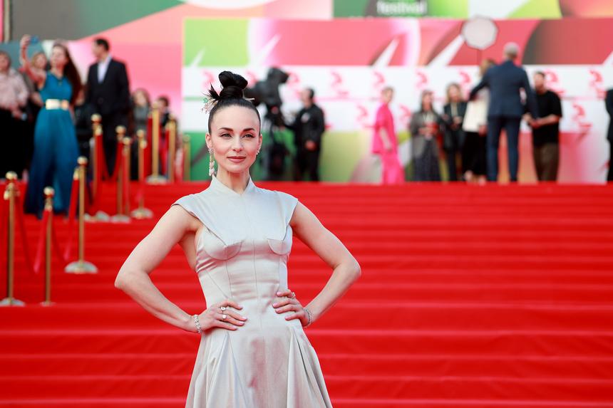 Звезду «Фишера» Анну Снаткину обокрал курьер на 75 тысяч рублей