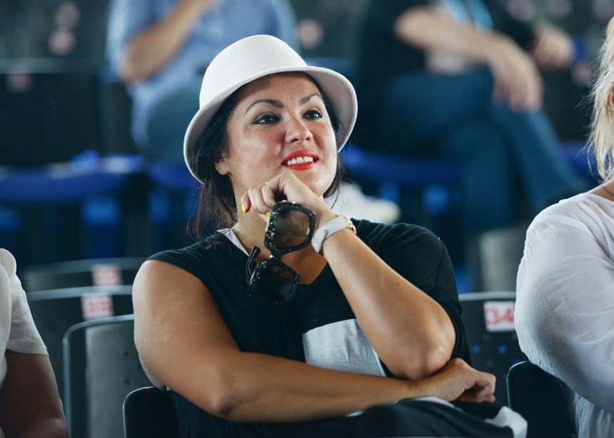 Оперная певица Анна Нетребко публично поздравила особенного сына с 15-летием