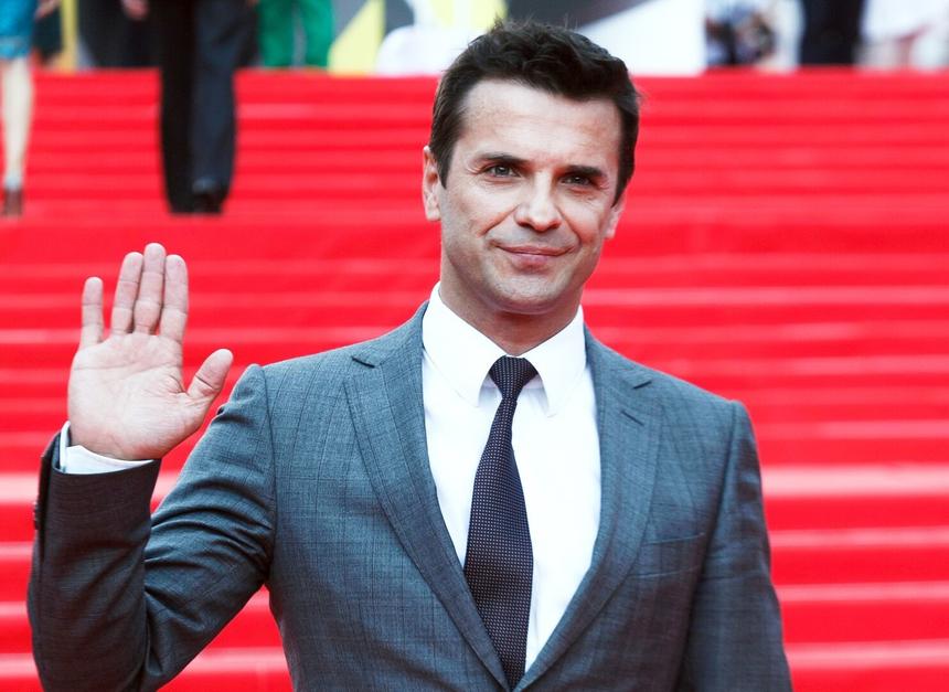 Родила учительница: 54-летний актер Сергей Астахов снова стал отцом