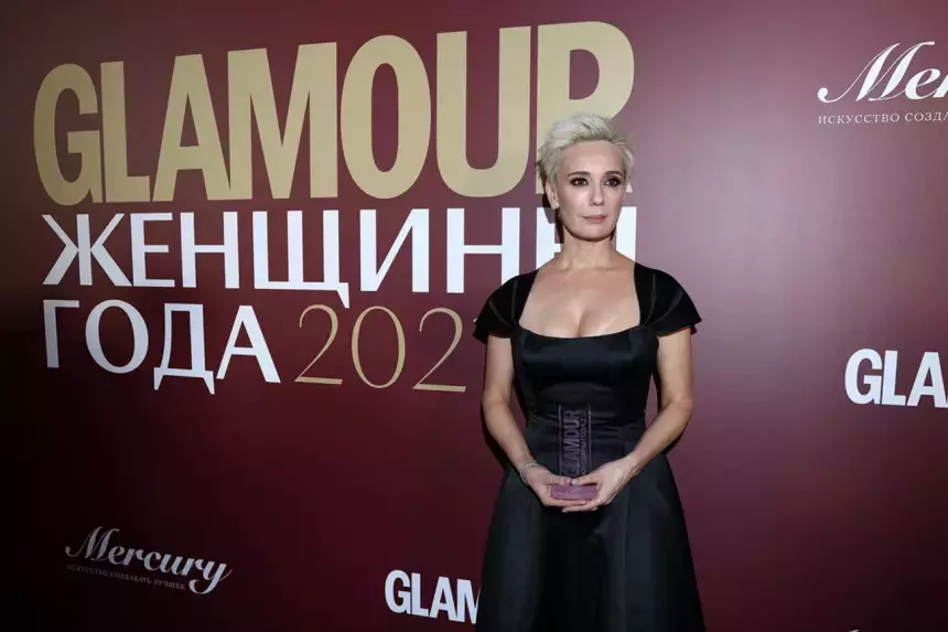 «Звонили значимые люди»: актриса Чулпан Хаматова тайно прилетела в РФ