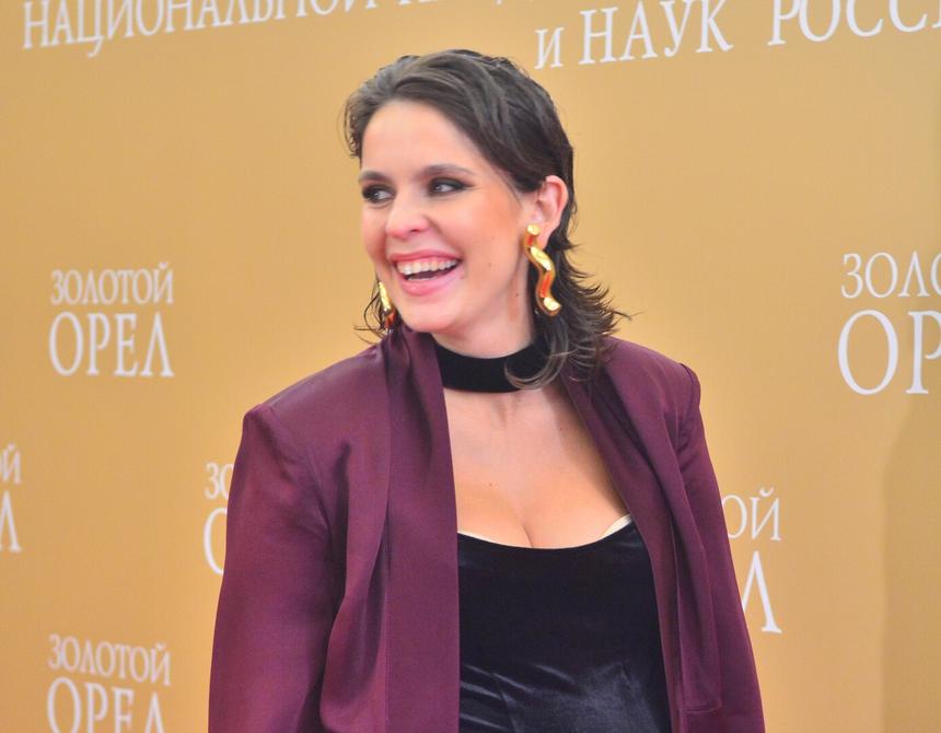 «Ощущения от материнства очень разные»: актриса Лиза Моряк начала сниматься через месяц после родов