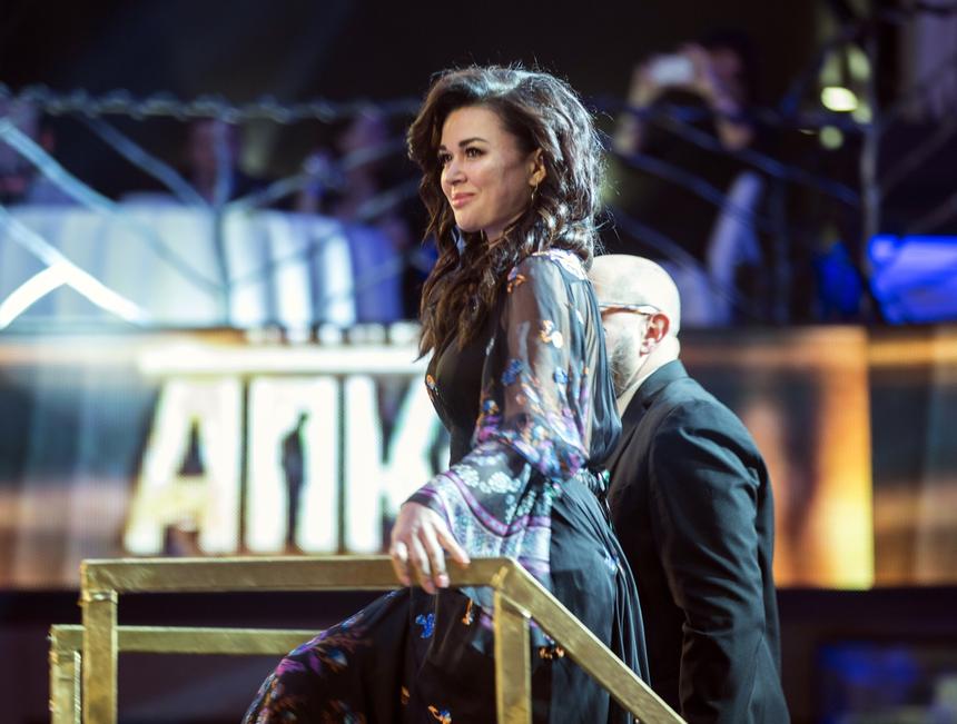 Сравнил с одним животным: дочь Заворотнюк пожаловалась на оскорбления со стороны мужа