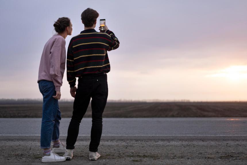 Воспитывался бабушкой: напавший на людей в школе подросток был тихим и безобидным