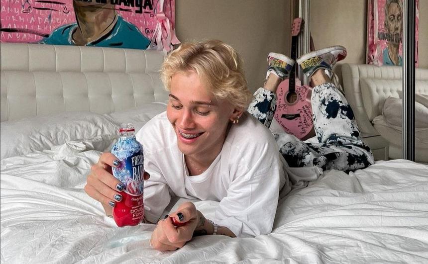 Mash: Даня Милохин экстренно улетел из РФ после новости о его призыве в армию