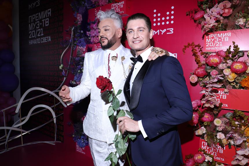 Лежит на койке под капельницей: блогер Дава попал в больницу после съемок