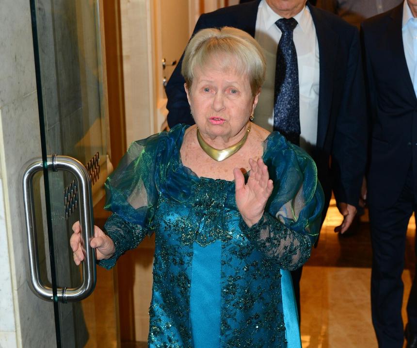 Стало известно о реакции Пахмутовой на смерть своего супруга Добронравова