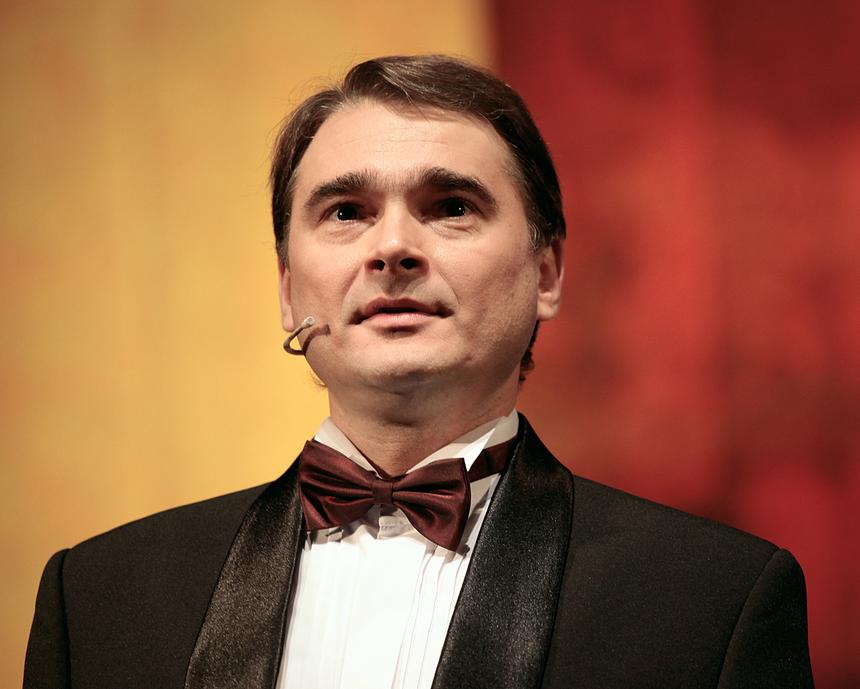 Режиссер Александр Жигалкин рассказал о совместной работе с женой Антоновой