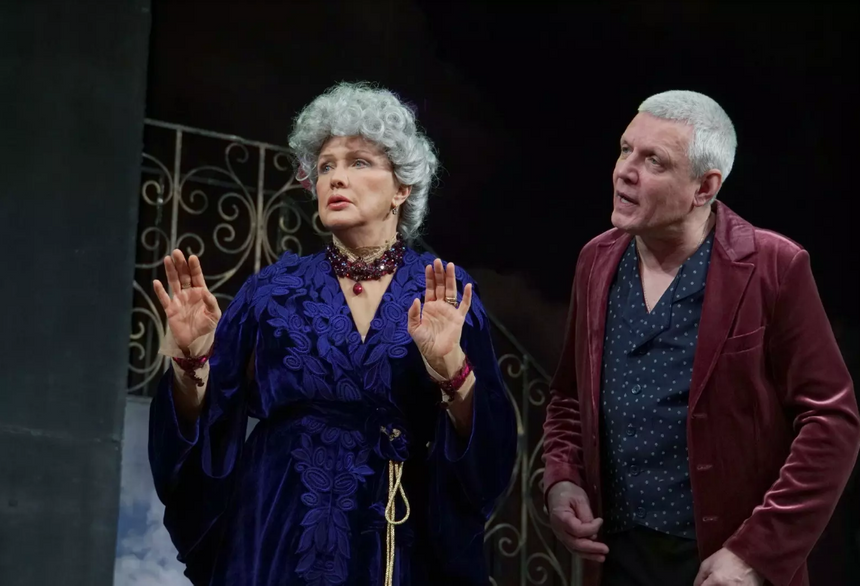 Елена Проклова встретила день рождения в скромной компании в горах