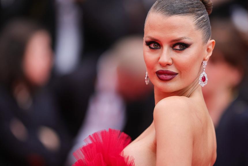 Деньги можно не платить: Виктория Боня случайно показала то, что так долго скрывала под очками