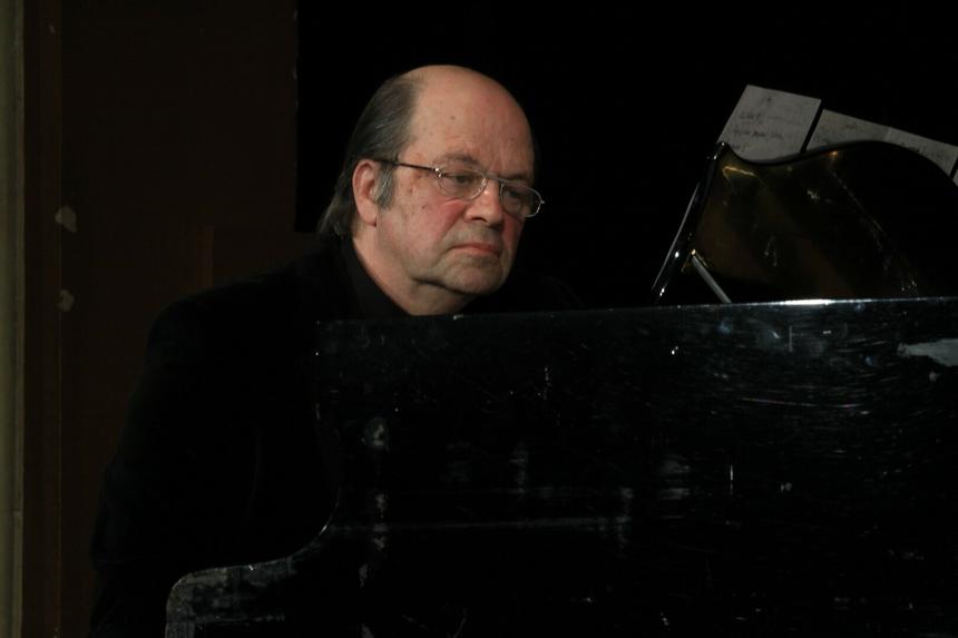 Готов дальше работать: пианист Бриль прокомментировал госпитализацию и остановку сердца