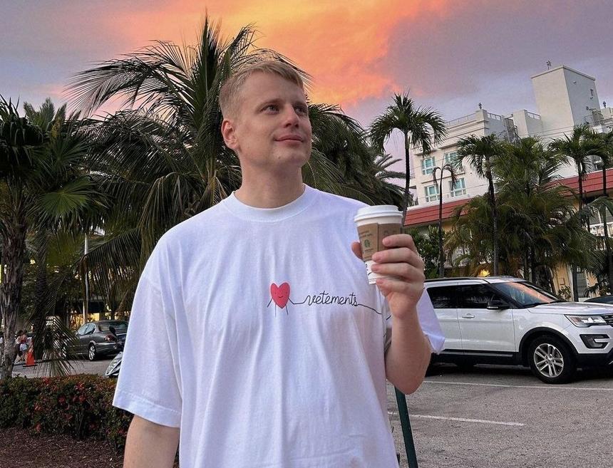 Прибыль от рекламы товаров и услуг: на что может претендовать жена Комиссаренко в случае развода