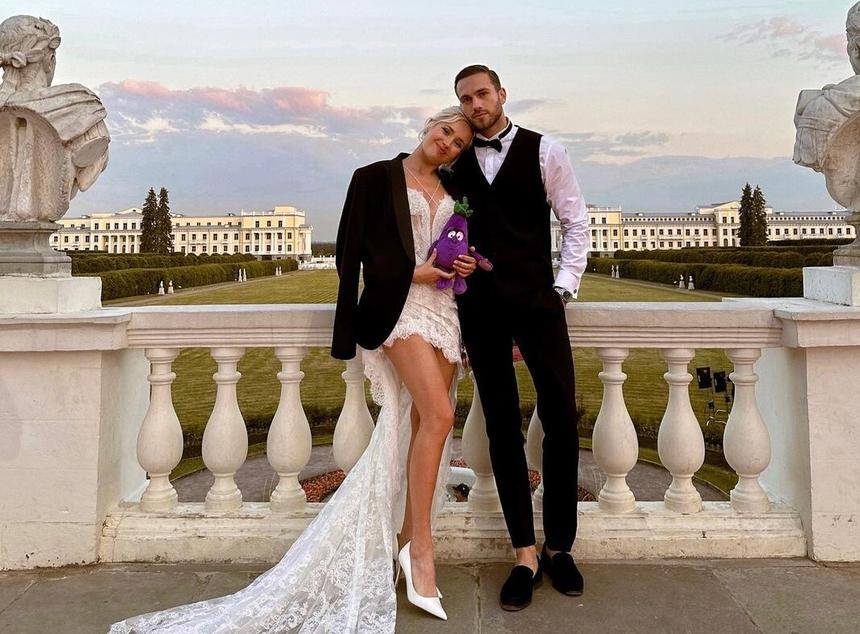 Выбрала мускулистого красавчика: Клава Кока озвучила имя будущего супруга