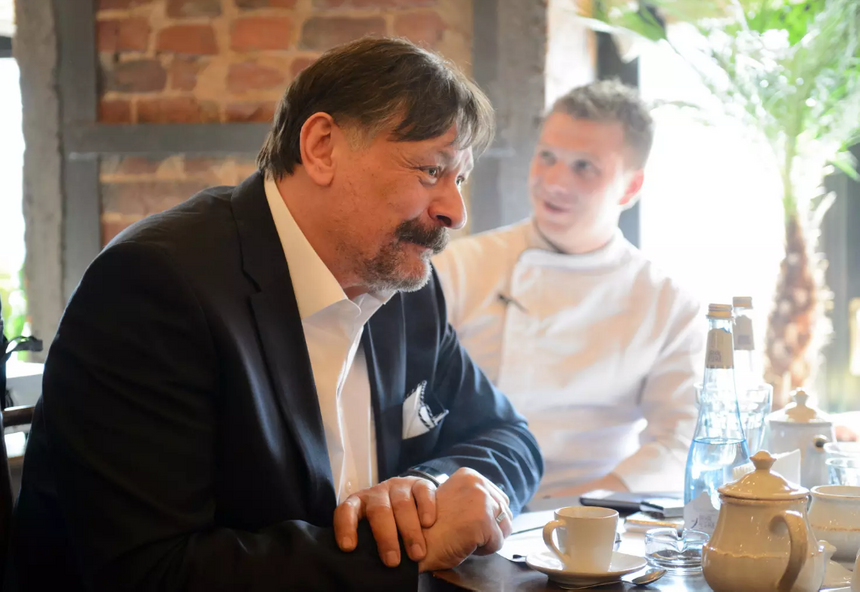 Пропал конверт с деньгами: дочь Дмитрия Назарова и Ольги Васильевой сообщила о краже