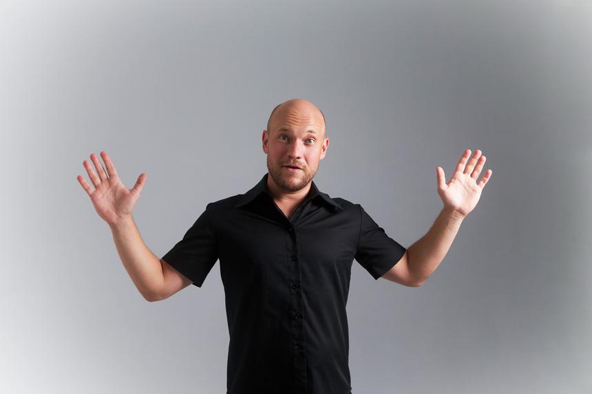 «Хотелось бы поработать с чем-то ненормальным»: Владимир Селиванов о новом амплуа, музыке и «Звездах в Африке»