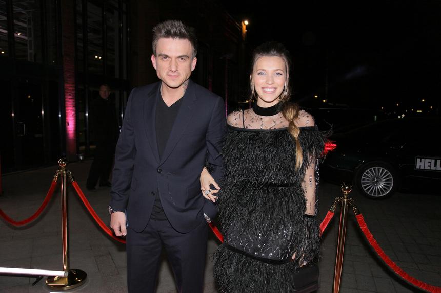 Очень откровенно: Регина Тодоренко отправилась на Сейшелы без мужа и показала фигуру