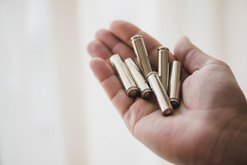 Жительница Симферополя выглянула ночью в окно и получила пулю в глаз