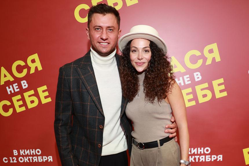 Семья новой жены Прилучного Брутян погрязла в долгах: скрываются от налоговой