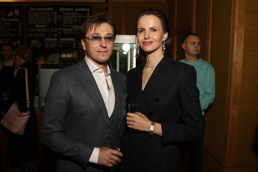 «Чтобы его не заподозрили»: хирург рассказал, какие процедуры на лице скрывает Сергей Безруков