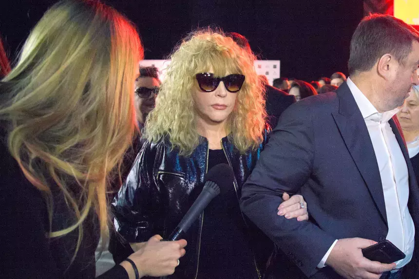 Звезды и юристы неоднозначно отреагировали на возвращение Аллы Пугачевой в Россию