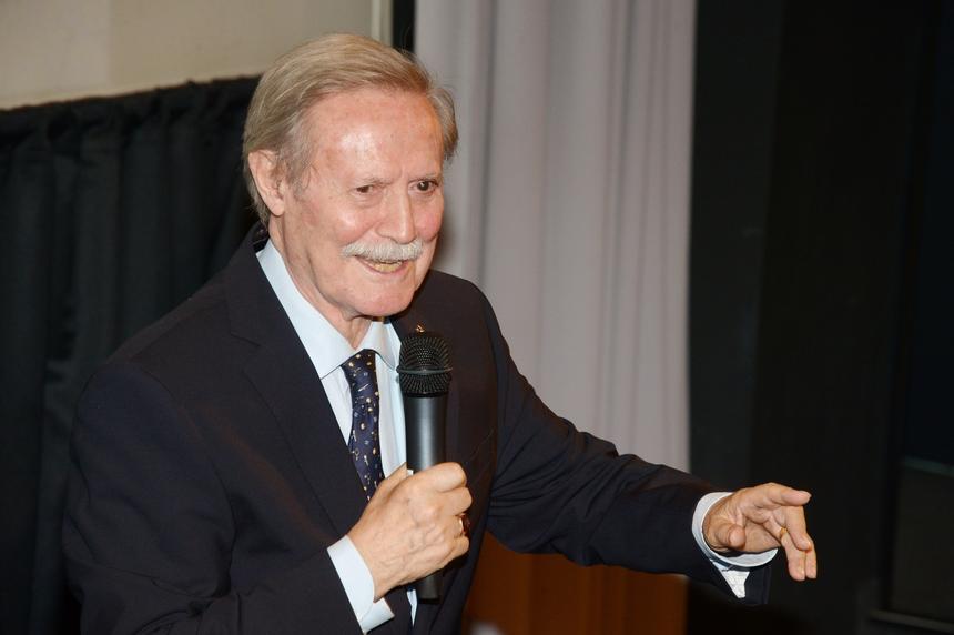 В больницу вызвали внучку: известны подробности состояния актера Юрия Соломина