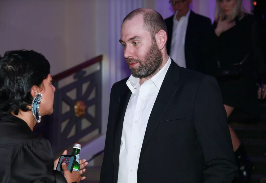 Семена Слепакова* высмеяли за пародию на песню SHAMANa «Я русский»