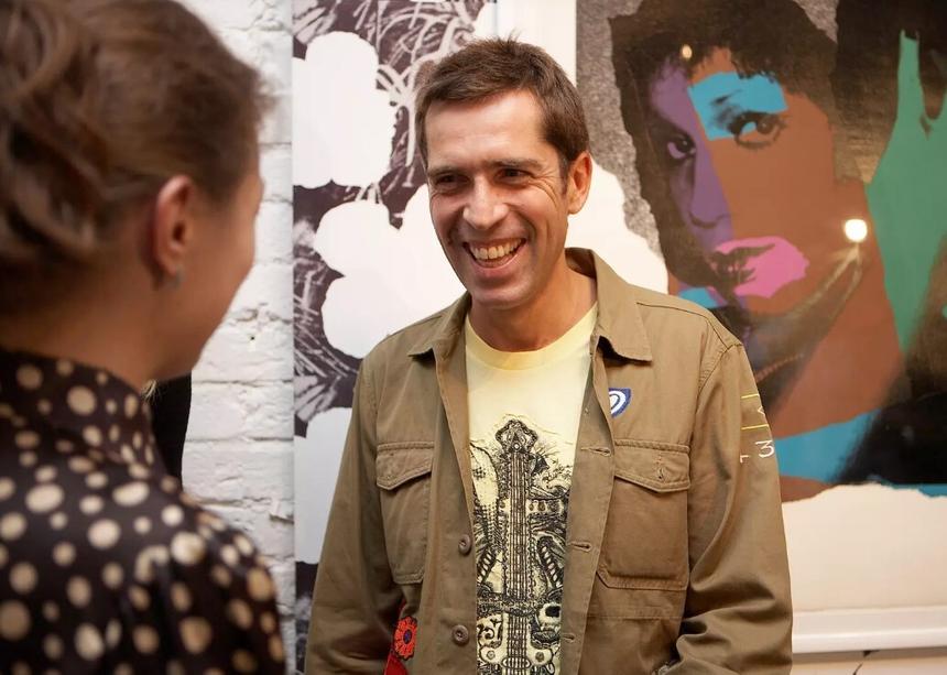 SHOT: Максим Покровский* пытается продать квартиру в Москве за 25 млн рублей