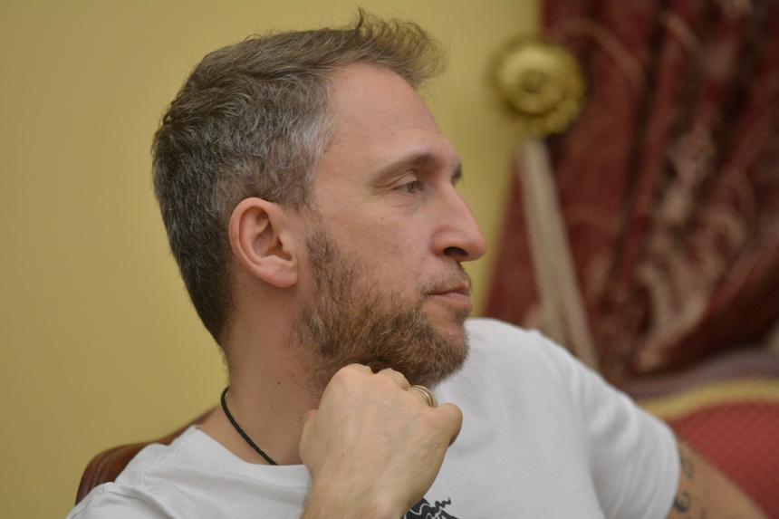 Оскар Кучера обругал матом Прохора Шаляпина и захотел его ударить на телешоу