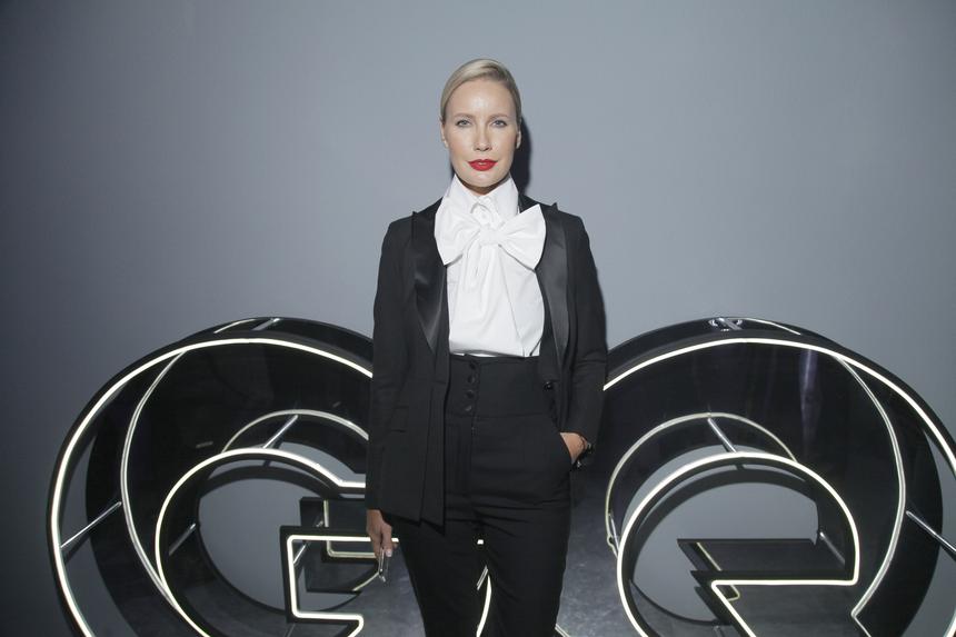 Телеведущая Елена Летучая сообщила, что ей с мужем одобрили визы США на 3 года