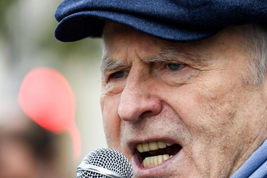 Пиджак Владимира Жириновского выставили на торги: известна стартовая цена вещи