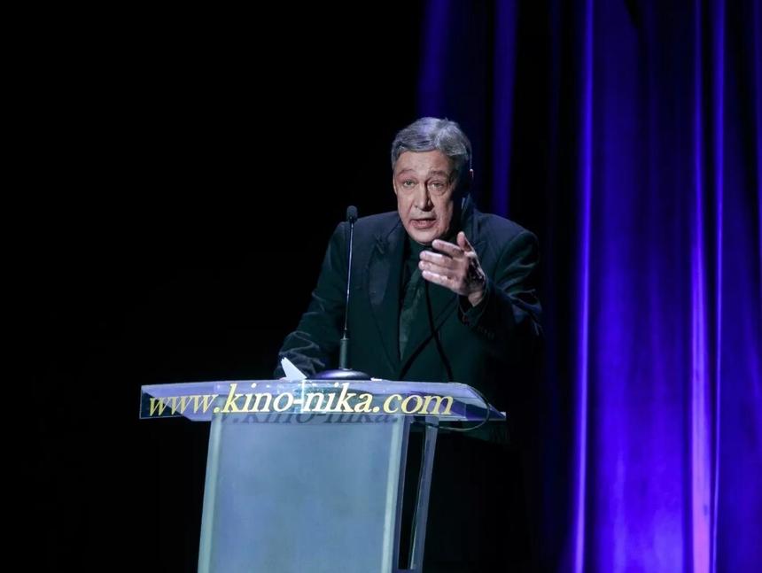 «Хорошо, что он там находится»: актер Василий Мищенко о заключении Михаила Ефремова