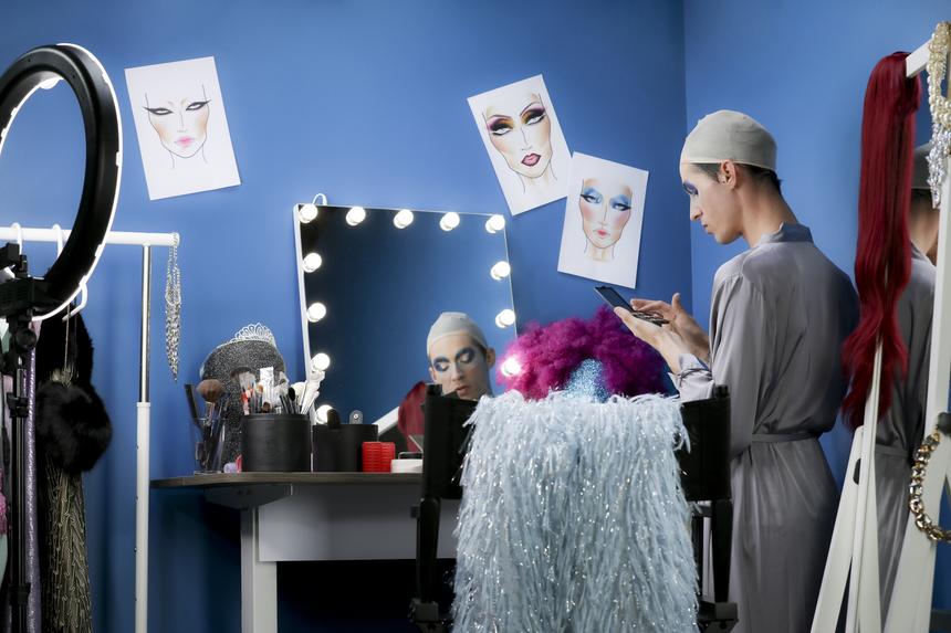 Mash: в гримерке устроившего пьяное шоу Сергея Чиркова нашли 2 бутылки виски