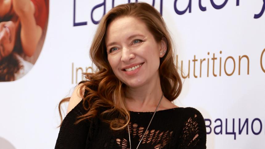 Актриса сериала «Кухня» Серафима Низовская тайно вышла замуж во второй раз